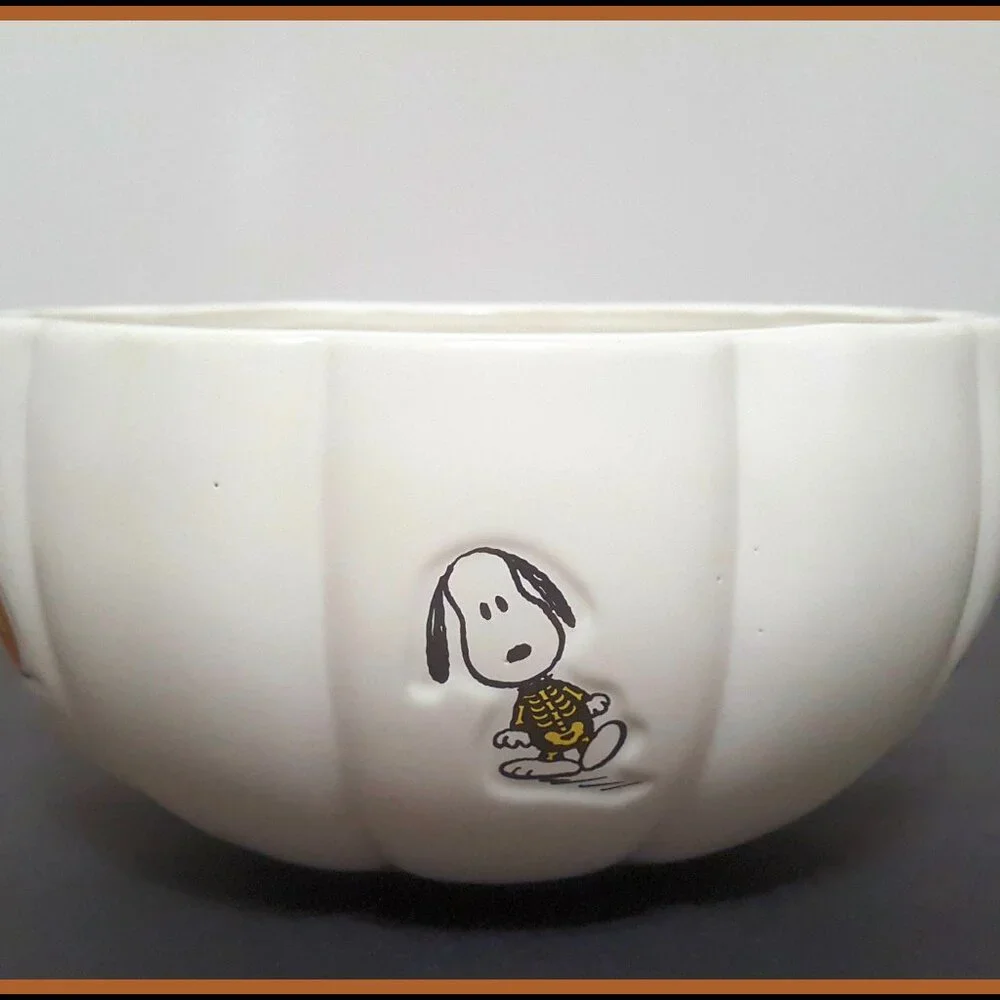 NEW Williams Sonoma PEANUTS Snoopy Candy Bowl 9